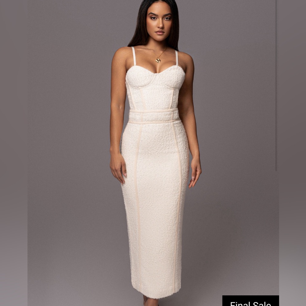 Selling a skirt and top set from Jluxlabel. Never work, just can’t fit. - Picture 1 of 2